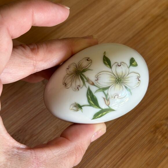 Hand painted egg‎ shape trinket dish floral white flower - Picture 5 of 5